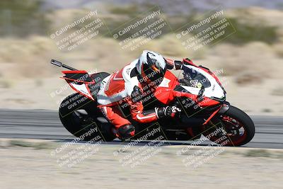 media/Dec-01-2025-Moto Forza (Mon) [[2daa91e15f]]/2-Intermediate Group/Session 3 (Turn 7 Inside Pans)/